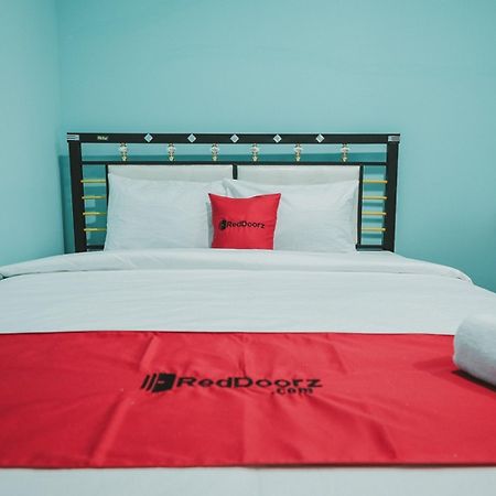 Hotel Reddoorz Near Rsud Koja Giacarta Esterno foto